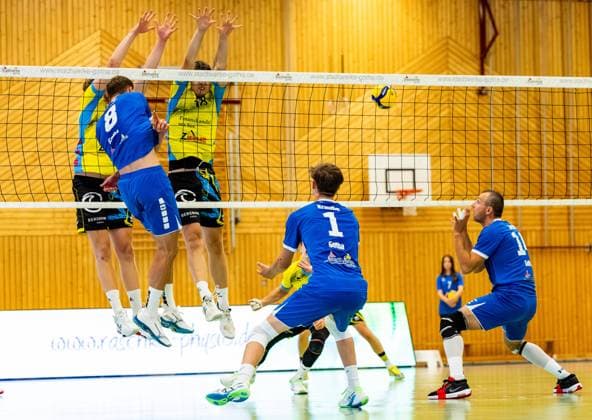 21.09.2024, GER, Volleyball, 2.BL Maenner Sued, Saison 2024 2025, 1.Spieltag, Blue Volleys Gotha - TSV Mimmenhausen Dominik Duchac (Blue Volleys Gotha) 99867 Gotha Sporthalle Sportanlage Ernesti Thüringen Deutschland