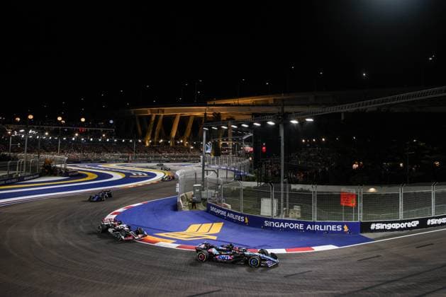 31 OCON Esteban (fra), Alpine F1 Team A524, action during the Formula 1 Singapore Grand Prix 2024, 18th round of the 2024 Formula One World Championship, WM, Weltmeisterschaft from September 20 to 22, 2024 on the Marina Bay Circuit, in Singapore, Singapore - F1 - SINGAPORE GRAND PRIX 2024 DPPI Panoramic  240922_R18_SINGAPORE_DP_XB5_2310