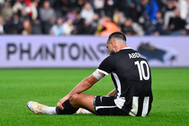 Abdelli Himad ( 10 - Angers ) looks dejected following the Ligue 1 match between Angers SCO and FC Nantes at Stade Raymond Kopa on September 22, 2024 in Angers, France. ( Photo by federico pestellini panoramic ) - FOOTBALL : Angers vs Nantes - Ligue 1 - 22 09 2024 FedericoPestellini Panoramic 