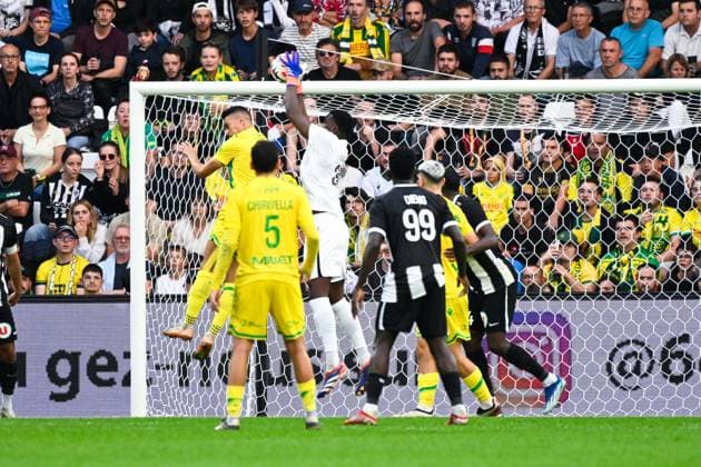 Fofana Yahia ( 30 - Angers ) during the Ligue 1 match between Angers SCO and FC Nantes at Stade Raymond Kopa on September 22, 2024 in Angers, France. ( Photo by federico pestellini panoramic ) - FOOTBALL : Angers vs Nantes - Ligue 1 - 22 09 2024 FedericoPestellini Panoramic 
