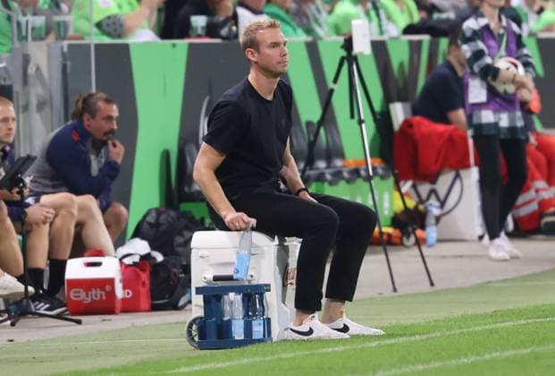 Frauen VfL Wolfsburg vs 1. FC Köln Wolfsburg, 22.09.2024, Fußball, Frauen, Saison 24 25, Google Pixel Bundesliga, 3. Spieltag, VfL Wolfsburg vs 1. FC Köln, Bild zeigt: VfL-Trainer Tommy Stroot Wolfsburg