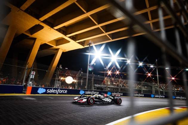 20 MAGNUSSEN Kevin (den), Haas F1 Team VF-24 Ferrari, action during the Formula 1 Singapore Grand Prix 2024, 18th round of the 2024 Formula One World Championship, WM, Weltmeisterschaft from September 20 to 22, 2024 on the Marina Bay Circuit, in Singapore, Singapore - F1 - SINGAPORE GRAND PRIX 2024 DPPI Panoramic  240922_R18_SINGAPORE_DP_FG001346
