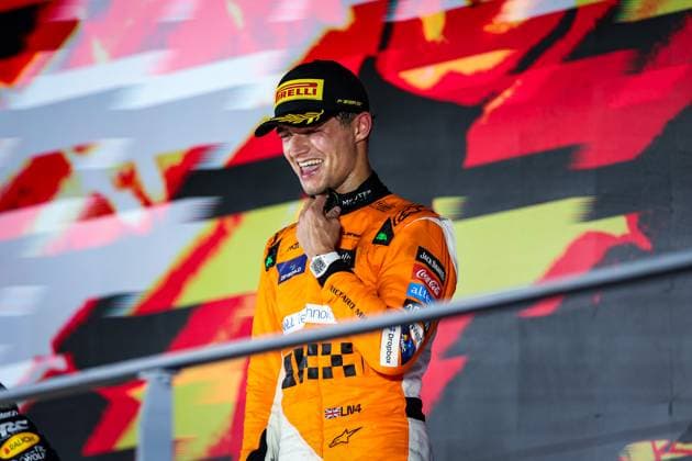 NORRIS Lando (gbr), McLaren F1 Team MCL38, portrait, during the Formula 1 Singapore Grand Prix 2024, 18th round of the 2024 Formula One World Championship, WM, Weltmeisterschaft from September 20 to 22, 2024 on the Marina Bay Circuit, in Singapore, Singapore - F1 - SINGAPORE GRAND PRIX 2024 DPPI Panoramic  240922_R18_SINGAPORE_DP_FG001938