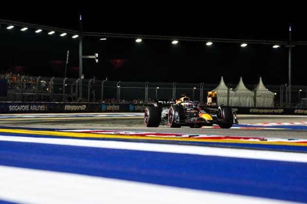 (240922) -- SINGAPORE, Sept. 22, 2024 -- Red Bull s Dutch driver Max Verstappen competes during the Formula 1 Singapore Grand Prix night race at Marina Bay Street Circuit, Singapore, Sept. 22, 2024. (Photo by Qian Jun Xinhua) (SP)SINGAPORE-F1-SINGAPORE GRAND PRIX 2024 HexChangshan 