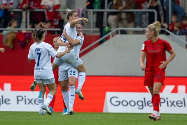 Sport Themen der Woche KW39 Sport Bilder des Tages Torjubel Melissa Koessler 25 (TSG 1899 Hoffenheim), Selina Cerci 29 (TSG 1899 Hoffenheim), FC Bayern Frauen Muenchen vs. TSG 1899 Hoffenheim, Google Pixel Frauenbundesliga, 3. Spieltag, 23.09.24 DFB regulations prohibit any use of photographs as image sequences and or quasi-video. (kolbert-press) Muenchen Bayern Deutschland *** Goal celebration Melissa Koessler 25 TSG 1899 Hoffenheim , Selina Cerci 29 TSG 1899 Hoffenheim , FC Bayern Frauen Muenchen vs TSG 1899 Hoffenheim, Google Pixel Frauenbundesliga, 3 Spieltag, 23 09 24 DFB regulations prohibit any use of photographs as image sequences and or quasi video kolbert press Muenchen Bayern Germany Copyright: xkolbert-press UlrichxGamelx