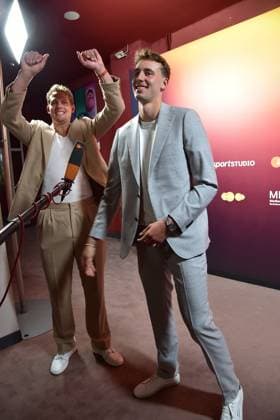 Die Basketballer Brueder, Moritz Wagner und Franz Wagner Ankunft, Preview von Teil 1 der vierteiligen Dokuserie THE WAGNER BROTHERS: Zwei Brüder, ein Traum dabei sind. in Berlin, am 22.09.2024 The Wagner Brother in Berlin PREVIEW