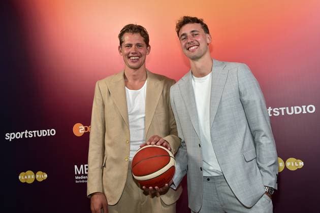 Die Basketballer Brueder, Moritz Wagner und Franz Wagner Ankunft, Preview von Teil 1 der vierteiligen Dokuserie THE WAGNER BROTHERS: Zwei Brüder, ein Traum dabei sind. in Berlin, am 22.09.2024 The Wagner Brother in Berlin PREVIEW