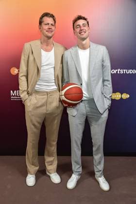 Die Basketballer Brueder, Moritz Wagner und Franz Wagner Ankunft, Preview von Teil 1 der vierteiligen Dokuserie THE WAGNER BROTHERS: Zwei Brüder, ein Traum dabei sind. in Berlin, am 22.09.2024 The Wagner Brother in Berlin PREVIEW