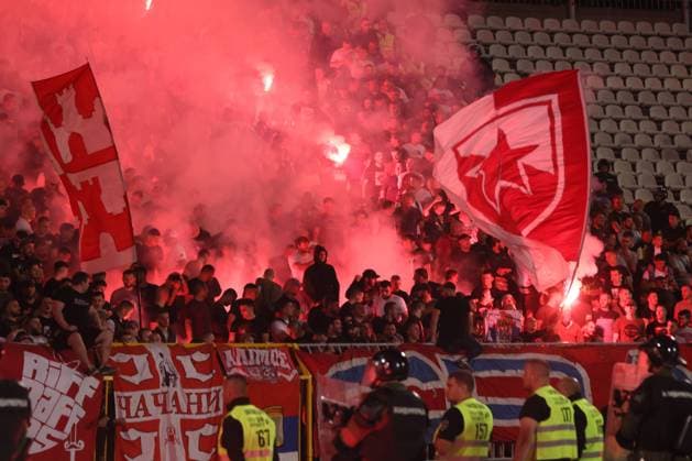 Fußball, Partizan Belgrad - Roter Stern Belgrad PARTIZAN vs CRVENA ZVEZDA DELIJE supporters football Crvena zvezda vs Partizan National championship Serbian Superleague at JNA stadium, Belgrade, 23.09.2024. Foto: FOOTBALL, SUPERLEAGUE NATIONAL CHAMPIONSHIP, CRVENA ZVEZDA, RED STAR, PARTIZAN Belgrade JNA stadium Serbia Copyright: xMarkoxMetlasx xMNxPressx