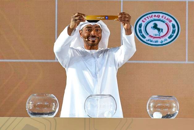GULF CLUB CHAMPIONS LEAGUE DRAW CEREMONY IN DOHA A member of the organising committee shows the name of Al Nasr of United Arab Emirates during the 2024-25 Gulf Club Champions League draw ceremony in Doha,Qatar on September 23, 2024.This revamped competition, featuring eight top clubs from the region, is set to kick off on October 23 and conclude on April 15, 2025. DOHA Qatar Copyright: xNOUSHADx