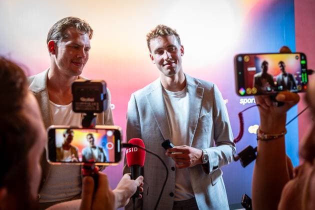 Basketball Berlin 24.09.2024 Premiere der 4-teiligen Doku-Serie von Thomas Pletzinger und Timon Modersohn (beide nicht im Bild) The Wagner Brothers im Kino Colosseum Filmtheater im Prenzlauer Berg Franz Wagner und Moritz Wagner