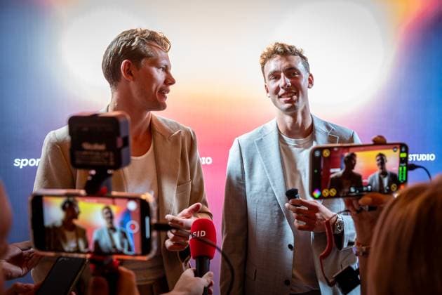 Basketball Berlin 24.09.2024 Premiere der 4-teiligen Doku-Serie von Thomas Pletzinger und Timon Modersohn (beide nicht im Bild) The Wagner Brothers im Kino Colosseum Filmtheater im Prenzlauer Berg Franz Wagner und Moritz Wagner
