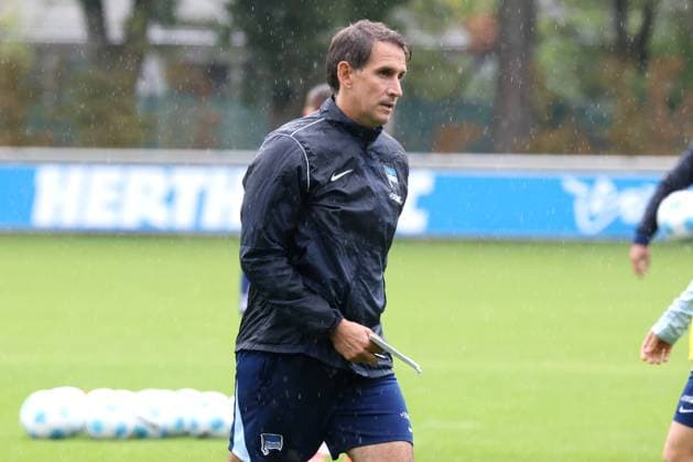 DEU, DFL, 2. FBL Hertha BSC, Training, 24.09.2024, Sportforum, Berlin, DEU, DFL, 2. FBL Hertha BSC, Training, im Bild Co-Trainer Jaime Monroy (Hertha BSC Berlin) DFL - regulations prohibit any use of Photographs as image sequences and or quasi-video Foto: Juergen Engler nordphoto GmbH
