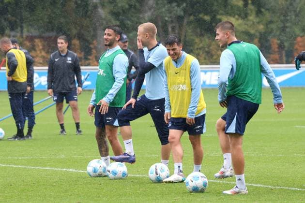 DEU, DFL, 2. FBL Hertha BSC, Training, 24.09.2024, Sportforum, Berlin, DEU, DFL, 2. FBL Hertha BSC, Training, im Bild Kevin Sessa (Hertha BSC Berlin 8), Jon Dabur Thorsteinsson (Hertha BSC Berlin 24), Diego Demme (Hertha BSC Berlin 6), Gustav Christensen (Hertha BSC Berlin 26) DFL - regulations prohibit any use of Photographs as image sequences and or quasi-video Foto: Juergen Engler nordphoto GmbH