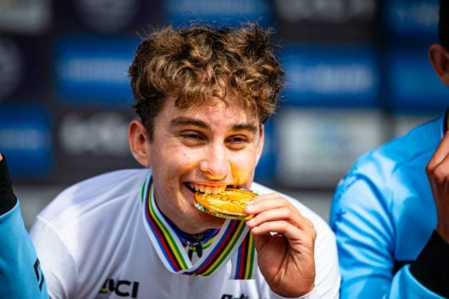 SEIXAS Paul: UCI Road cycling, Rad, Radsport, Strasse World Championships - Zürich 2024 SEIXAS Paul ( FRA ) France Winner - First Place - Award Ceremony Medal Ceremony Podium - Querformat - quer - horizontal - Landscape - Event Veranstaltung: UCI Road Cycling World Championships Zürich 2024 - Category Kategorie: Cycling - Road Cycling World Championships - Elite Men U19 - Location Ort: Europe - Switzerland - Zürich - Start: - Finish: Zürich - Individual Time Trail ( ITT ) - Distance: 24,9 km - Date Datum: 23.09.2024 Monday Day 3 - *** SEIXAS Paul UCI Road Cycling World Championships Zurich 2024 SEIXAS Paul FRA France Winner First Place Award Ceremony Medal Ceremony Podium Landscape horizontal Landscape Event Event UCI Road Cycling World Championships Zurich 2024 Category Category Cycling Road Cycling World Championships Elite Men U19 Location Location Europe Switzerland Zurich Start Finish Zurich Individual Time Trail ITT Distance 24.9 km Date Date 23 09 2024 Monday Day 3
