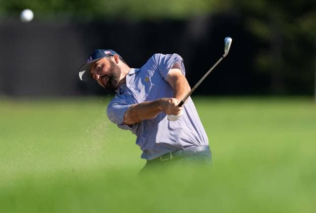 Sport Themen der Woche KW39 Sport Bilder des Tages September 24, 2024, Montreal, Canada: United States team member SCOTTIE SCHEFFLER hits out of a bunker on the fourth hole during practice at the Presidents Cup golf tournament at the Royal Montreal Golf Club. Golf 2024: Presidents Cup: Pre-Tournament  - ZUMAc35_ 20240924_zaf_c35_044 Copyright: xChristinnexMuschix