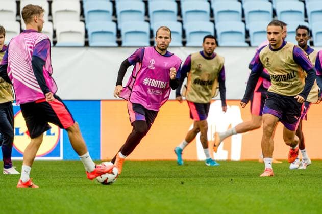 240925 Oscar Lewicki and Elison Makolli of Malmö FF during a training session with Malmö FF on September 25, 2024 in Malmö. Photo: Christian Örnberg BILDBYRAN COP 166 CO0469 fotboll football soccer fotball uefa europa league träning practice training malmö ff bbeng Copyright: CHRISTIANxÖRNBERG BB240925CO007