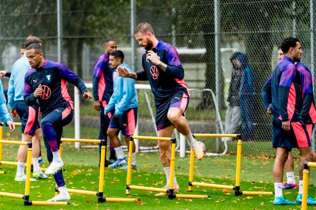 240925 Martin Olsson and Pontus Jansson during a training session with Malmö FF on September 25, 2024 in Malmö. Photo: Christian Örnberg BILDBYRAN COP 166 CO0469 fotboll football soccer fotball uefa europa league träning practice training malmö ff bbeng Copyright: CHRISTIANxÖRNBERG BB240925CO025
