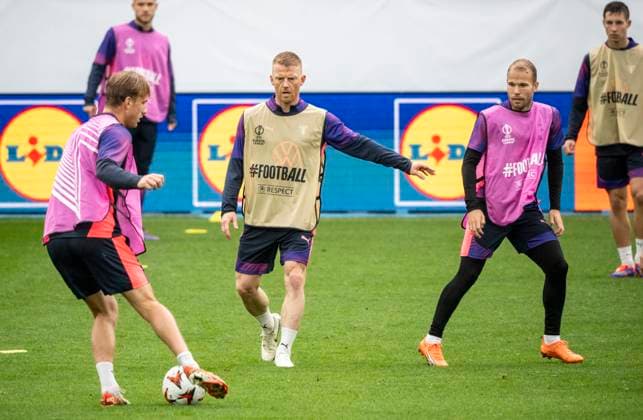 MALMÖ 2024-09-25 Anders Christiansen och Oscar Lewicki vid onsdagens träning med MFF pa Eleda Stadion inför Europa League matchen mot Rangers. STAD SVERIGE x50090x