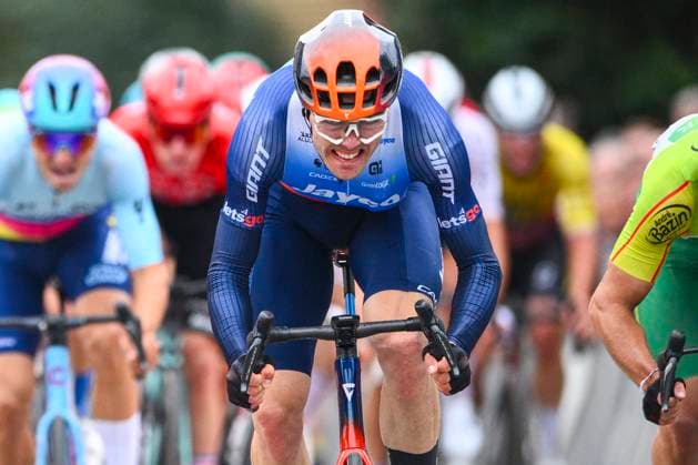 OMLOOP VAN HET HOUTLAND 2024 LICHTERVELDE, BELGIUM - SEPTEMBER 25 : Walscheid Max (GER) of Team Jayco AlUla, Groenewegen Dylan (NED) of Team Jayco AlUla in the final sprint pictured during the Omloop van het Houtland 2024 Cycling race with start in Eernegem and finish in Lichtervelde (195,3km). On September 25, 2024 in Lichtervelde, Belgium, 25-09-24 Lichtervelde Belgium  Copyright: xGvgx