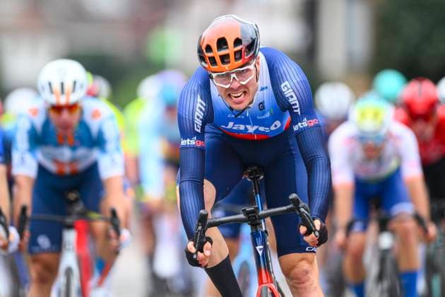 Sport Bilder des Tages OMLOOP VAN HET HOUTLAND 2024 LICHTERVELDE, BELGIUM - SEPTEMBER 25 : Walscheid Max (GER) of Team Jayco AlUla in the final sprint pictured during the Omloop van het Houtland 2024 Cycling race with start in Eernegem and finish in Lichtervelde (195,3km). On September 25, 2024 in Lichtervelde, Belgium, 25-09-24 Lichtervelde Belgium  Copyright: xGvgx