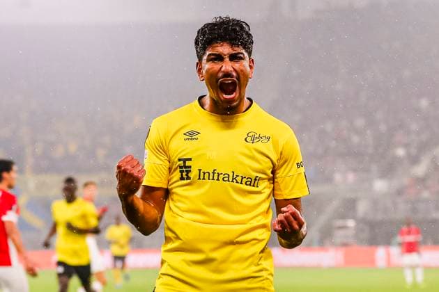 240925 Ahmed Qasem of Elfsborg celebrates after 1-0 during the UEFA Europa League between AZ Alkmaar and Elfsborg on September 25, 2024 in Alkmaar. Photo: Sonny Lensen BILDBYRAN XZ0189 fotboll football soccer fotball uefa europa league az alkmaar elfsborg bbeng Copyright: SONNYxLENSEN BB240925BB380