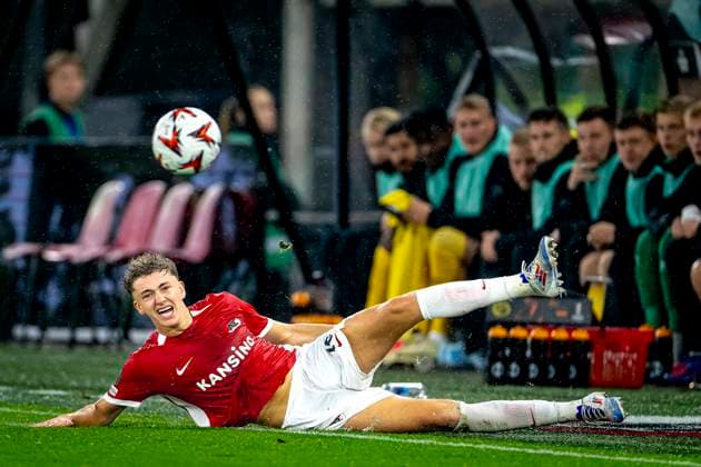 AZ Alkmaar midfielder Sven Mijnans, during the match AZ - Elfsborg at the AZ Stadium for the UEFA Europa League - League phase - Matchday 1 season 2024-2025 in ALKMAAR, Netherlands on 25 september 2024, (photo by Marcel van Dorst EYE4images DeFodi Images) Defodi-746_190483