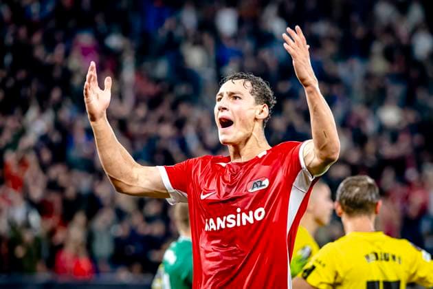 AZ Alkmaar forwarder Ruben van Bommel scores the 1-1 and celebrating the goal, during the match AZ - Elfsborg at the AZ Stadium for the UEFA Europa League - League phase - Matchday 1 season 2024-2025 in ALKMAAR, Netherlands on 25 september 2024, (photo by Marcel van Dorst EYE4images DeFodi Images) Defodi-746_190493