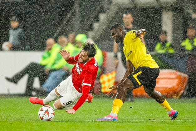 ALKMAAR - 25-09-2024, AFAS Stadium. UEFA Europa League, season 2024 2025 during the match AZ - Elfsborg. AZ player Troy Parrot fotboll football soccer fotball uefa europa league az alkmaar elfsborg bbeng Copyright: VINCENTxDExVRIES BB240925BB447