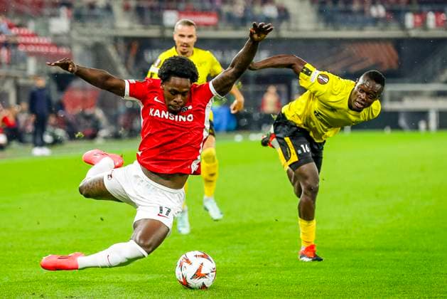 ALKMAAR - 25-09-2024, AFAS Stadium. UEFA Europa League, season 2024 2025 during the match AZ - Elfsborg. az7, Elfsborg player Timothy Noor Ouma fotboll football soccer fotball uefa europa league az alkmaar elfsborg bbeng Copyright: SONNYxLENSEN BB240925BB482