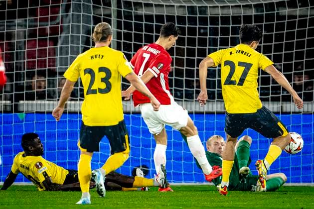AZ Alkmaar forwarder Ruben van Bommel, during the match AZ - Elfsborg at the AZ Stadium for the UEFA Europa League - League phase - Matchday 1 season 2024-2025 in ALKMAAR, Netherlands on 25 september 2024, (photo by Marcel van Dorst EYE4images DeFodi Images) Defodi-746_190536