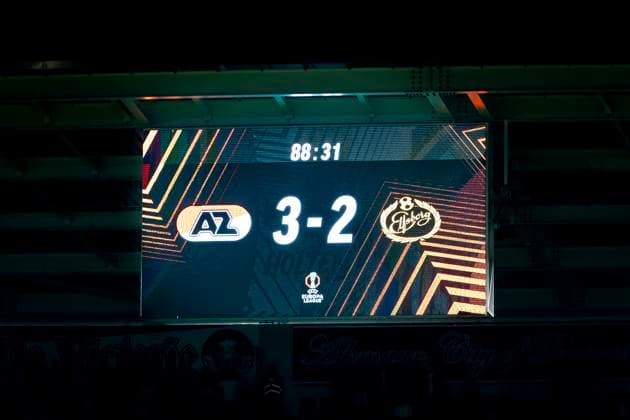 Scorebord with the 3-2, during the match AZ - Elfsborg at the AZ Stadium for the UEFA Europa League - League phase - Matchday 1 season 2024-2025 in ALKMAAR, Netherlands on 25 september 2024, (photo by Marcel van Dorst EYE4images DeFodi Images) Defodi-746_190555
