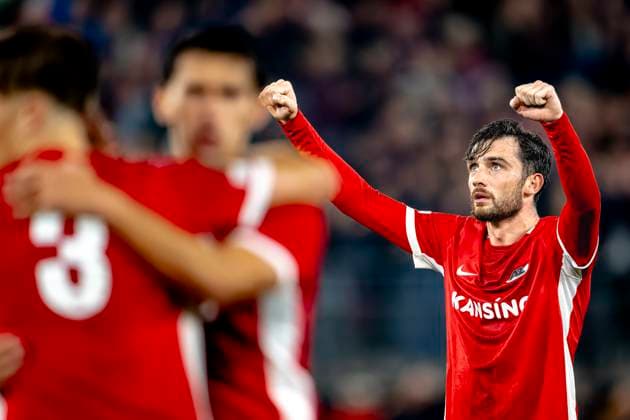 AZ Alkmaar forwarder Troy Parrot, during the match AZ - Elfsborg at the AZ Stadium for the UEFA Europa League - League phase - Matchday 1 season 2024-2025 in ALKMAAR, Netherlands on 25 september 2024, (photo by Marcel van Dorst EYE4images DeFodi Images) Defodi-746_190560