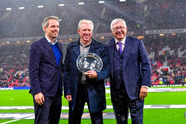 Sport Themen der Woche KW39 Sport Bilder des Tages MANCHESTER, Stadium Old Trafford, 25-09-2024 , season 2024 2025, UEFA FIFA internationaal , Europa League , during the match Manchester United, ManU - Twente , Wout Brama (L) and Steve McClaren (M) Manchester United - Twente  x26339096x Copyright: