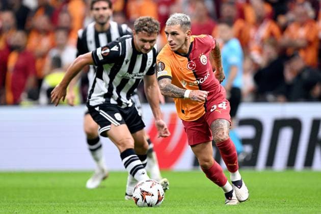ISTANBUL - (l-r) Fedor Chalov of PAOK Saloniki, Lucas Torreira of Galatasaray SK during the UEFA Europa League match between Galatasaray SK and PAOK FC at the Ali Sami Yen Spor Kompleksi stadium on Sept. 25, 2024 in Istanbul, Turkey. ANP Hollandse Hoogte UEFA Europa League 2024 25 League Phase MD1 2024 25 xVIxANPxSportx xGerritxvanxKeulenxIVx 509368193 originalFilename: 509368193.jpg