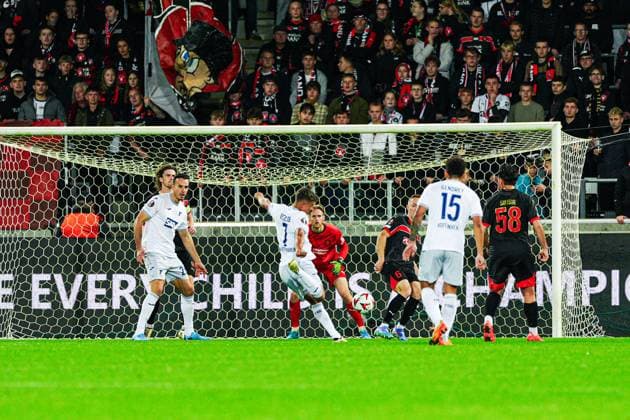 Torschuss Torchance Tom Bischof (TSG 1899 Hoffenheim, 07) DEN, FC Midtjylland vs. TSG 1899 Hoffenheim, Fussball, UEFA Europa League, Spieltag 1, Spielzeit 2024 25, 25.09.2024 DEN, FC Midtjylland vs. TSG 1899 Hoffenheim, Fussball, UEFA Europa League, Spieltag 1, Spielzeit 2024 25, 25.09.2024 Herning Copyright: xEibner-Pressefoto MarcelxvonxFehrnx EP_MFN