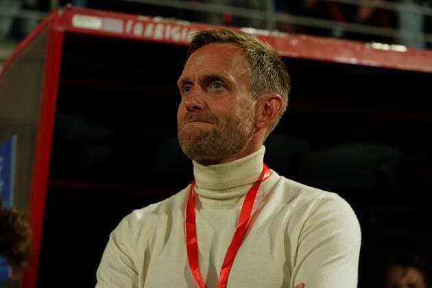 240925 Coach Martin Sjögren of Hammarby during the UEFA Women s Champions League football match between Benfica and Hammarby on September 25, 2024 in Lissabon. Photo: Gualter Fatia BILDBYRAN kod XZ XZ0190 fotboll football soccer fotball champions league benfica hammarby dam bbeng Copyright: GUALTERxFATIA BB240925BB679