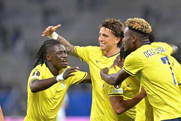 UEFA Europa League, Dynamo Kiew vs S.S.Lazio Rom 25.09.2024, Volksparkstadion, Hamburg, UEFA Europa League, Dynamo Kiew vs S.S.Lazio Rom im Bild Boulaye Dia (Lazio 19) schiesst das Tor zum 1-0 fuer Lazio und jubelt mit der Mannschaft