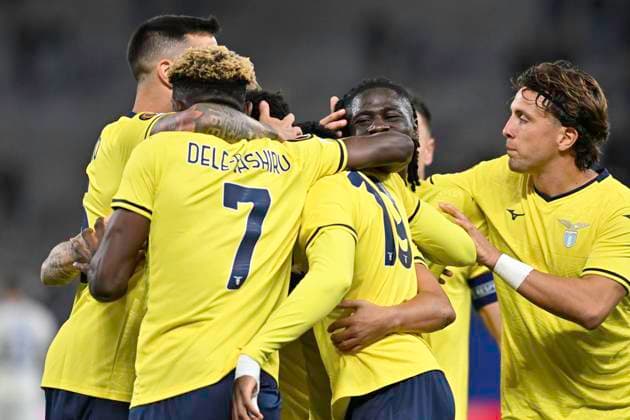 UEFA Europa League, Dynamo Kiew vs S.S.Lazio Rom 25.09.2024, Volksparkstadion, Hamburg, UEFA Europa League, Dynamo Kiew vs S.S.Lazio Rom im Bild Boulaye Dia (Lazio 19) schiesst das Tor zum 1-0 fuer Lazio und jubelt mit der Mannschaft