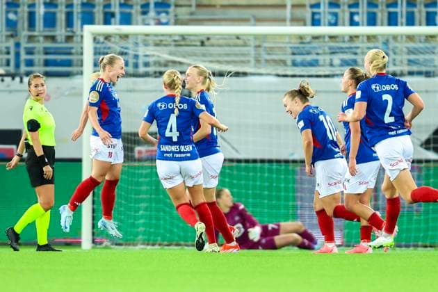 Women s Champions League Vaalerenga Norway Anderlecht Belgium Oslo 20240925 The Vaalerenga players celebrate after Thea Bjelde s 1 0 score in the championship qualifying match between Vaalerenga IF and Anderlecht Belgium at the Intility Arena in Oslo Photo Amanda Pedersen Giske NTB Oslo Norway EDITORIAL USE ONLY RESTRICTED USE FOR BETTING COMPANIES  Copyright: xAmandaxPedersenxGiskex xNTBx
