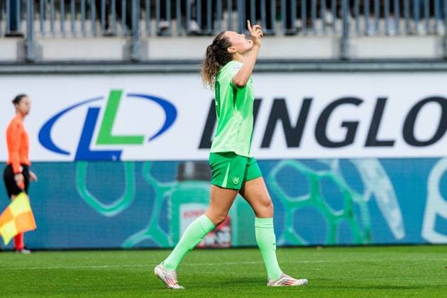 UEFA Women’s Champions League: VfL Wolfsburg - Fiorentina Women s FC; 25.09.2024 Jubel zum 1:0 durch Fenna Kalma (VfL Wolfsburg, 19) UEFA Women’s Champions League: VfL Wolfsburg - Fiorentina Women s FC; Wolfsburg, AOK Stadion am 25.09.2024 Copyright: xBEAUTIFULxSPORTS Wunderlx