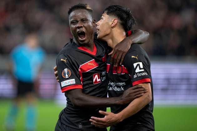 FC Midtjylland s Dario Osorio (R) has scored and celebrates with teammate Franculino Dju during the UEFA Europa League match between FC Midtjylland and TSG 1899 Hoffenheim at MCH Arena in Herning Wednesday, September 25, 2024. , Herning Denmark Mors Copyright: BoxAmrstrupx xRitzauxScanpix BoxAmstrupx spdk20240925-220113-L
