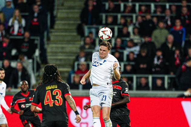 Kopfball Marius Buelter (TSG 1899 Hoffenheim, 21) DEN, FC Midtjylland vs. TSG 1899 Hoffenheim, Fussball, UEFA Europa League, Spieltag 1, Spielzeit 2024 25, 25.09.2024 DEN, FC Midtjylland vs. TSG 1899 Hoffenheim, Fussball, UEFA Europa League, Spieltag 1, Spielzeit 2024 25, 25.09.2024 Herning Copyright: xEibner-Pressefoto MarcelxvonxFehrnx EP_MFN