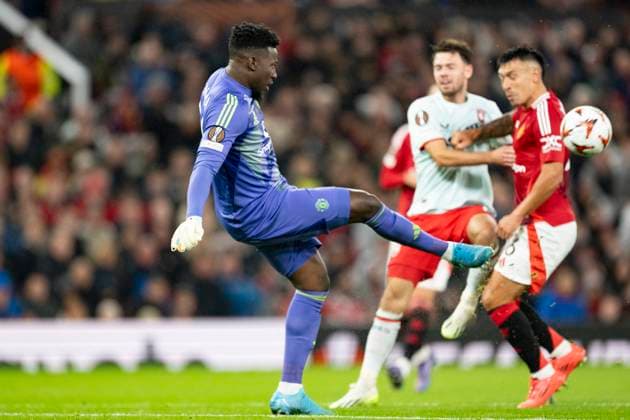 Old Trafford MANCHESTER, ENGLAND - SEPTEMBER 25: Goalkeeper AndrÃ Onana of Manchester Utd. looks to bring the ball down during the UEFA Europa League 2024 25 League Phase MD 1 match between Manchester United, ManU v FC Twente at Old Trafford on September 25, 2024 in Manchester, England. (Photo by Richard Callis SPP) (Richard Callis SPP) Copyright: xRichardxCallis SPPx spp-en-RiCa-RC4_RIC_ManchesterUtd_Twente_25Sep2024_EN055