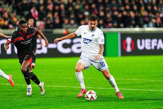 Torschuss Torchance Mergim Berisha (TSG 1899 Hoffenheim, 10) DEN, FC Midtjylland vs. TSG 1899 Hoffenheim, Fussball, UEFA Europa League, Spieltag 1, Spielzeit 2024 25, 25.09.2024 DEN, FC Midtjylland vs. TSG 1899 Hoffenheim, Fussball, UEFA Europa League, Spieltag 1, Spielzeit 2024 25, 25.09.2024 Herning Copyright: xEibner-Pressefoto MarcelxvonxFehrnx EP_MFN