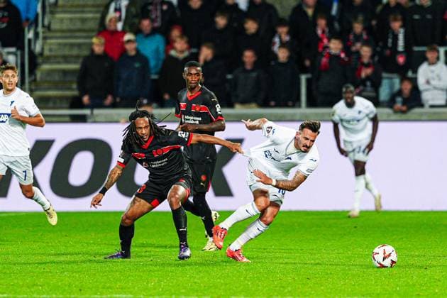 Kevin Mbabu (FC Midtjylland, 43), Mergim Berisha (TSG 1899 Hoffenheim, 10) DEN, FC Midtjylland vs. TSG 1899 Hoffenheim, Fussball, UEFA Europa League, Spieltag 1, Spielzeit 2024 25, 25.09.2024 DEN, FC Midtjylland vs. TSG 1899 Hoffenheim, Fussball, UEFA Europa League, Spieltag 1, Spielzeit 2024 25, 25.09.2024 Herning Copyright: xEibner-Pressefoto MarcelxvonxFehrnx EP_MFN