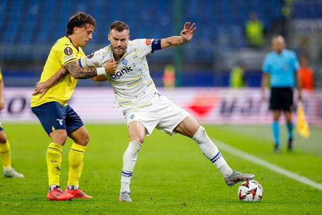 Hamburg, 25. September 2024 - Fußball, UEFA Europa League 2024 25, Dynamo Kiew - Lazio Rom: Maksym Diachuk (Dynamo Kiew, 3), Fisayo Dele-Bashiru (Lazio Rom, 7)