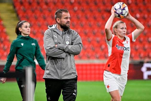 Coach of Slavia Jiri Vagner in action during the Slavia Praha UEFA Women s Champions League Group match SK Slavia Praha, vs. Galatasaray Istanbul in Prague, Czech Republic, September 25, 2024. (CTKxPhoto VitxSimanek) CTKPhotoP2024092509018  CTKPhotoP2024092509018