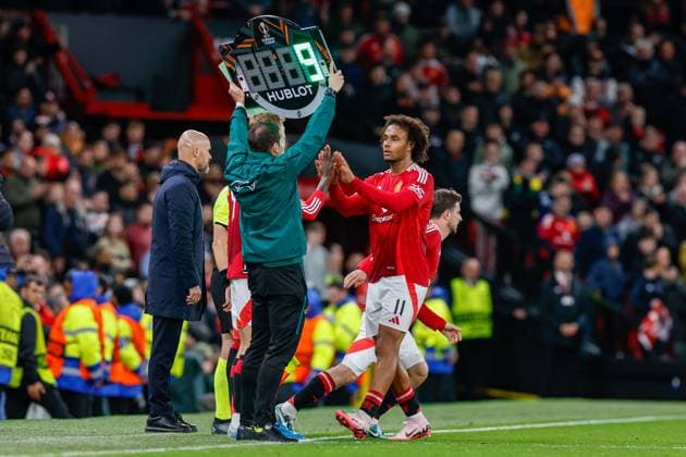 Mason Mount of Manchester United, ManU Joshua Zirkzee of Manchester United substituted , UEFA Europa League 2024 25 League Phase MD1, Manchester United v FC Twente, Old Trafford, September 25, 2024, Manchester, England.