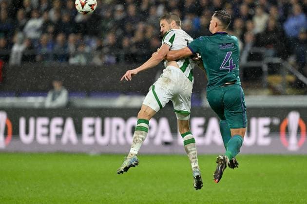 240925 RSC Anderlecht vs Ferencvaros Barnabas Varga (19) of Ferencvaros fighting for the ball with Jan-Carlo Simic (4) of Anderlecht during the Europa League matchday 1 in the league phase game in the 2024-2025 season between Royal Sporting Club Anderlecht and Ferencvaros on September 25 , 2024 in Anderlecht, Belgium. (Photo by David Catry Isosport ) ANDERLECHT BELGIUM  Copyright: xx 482200